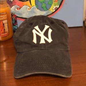 NY Yankees dark navy hat